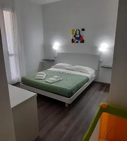 게스트하우스 La Llua 3*