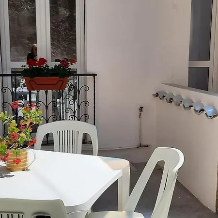 Πανσιόν La Llua 3*